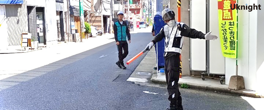 博多駅管内架道橋にて交通誘導警備業務を実施致しました。